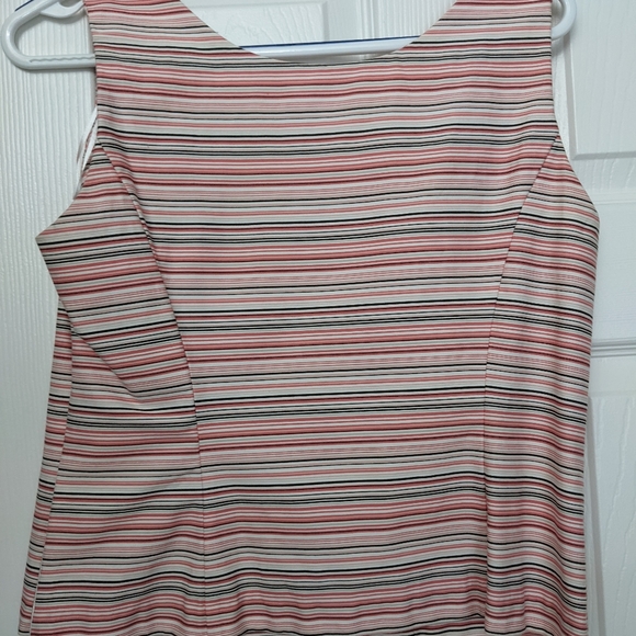 Sleeveless Striped Top - Picture 2 of 5